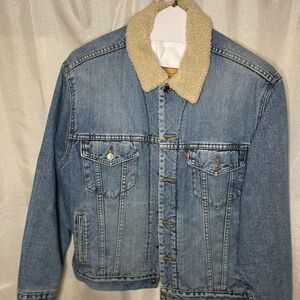 LEVIS Premium Sherpa Trucker Jacket Med​​​​​​​​​​​​​​​​​​​​​​​​​
